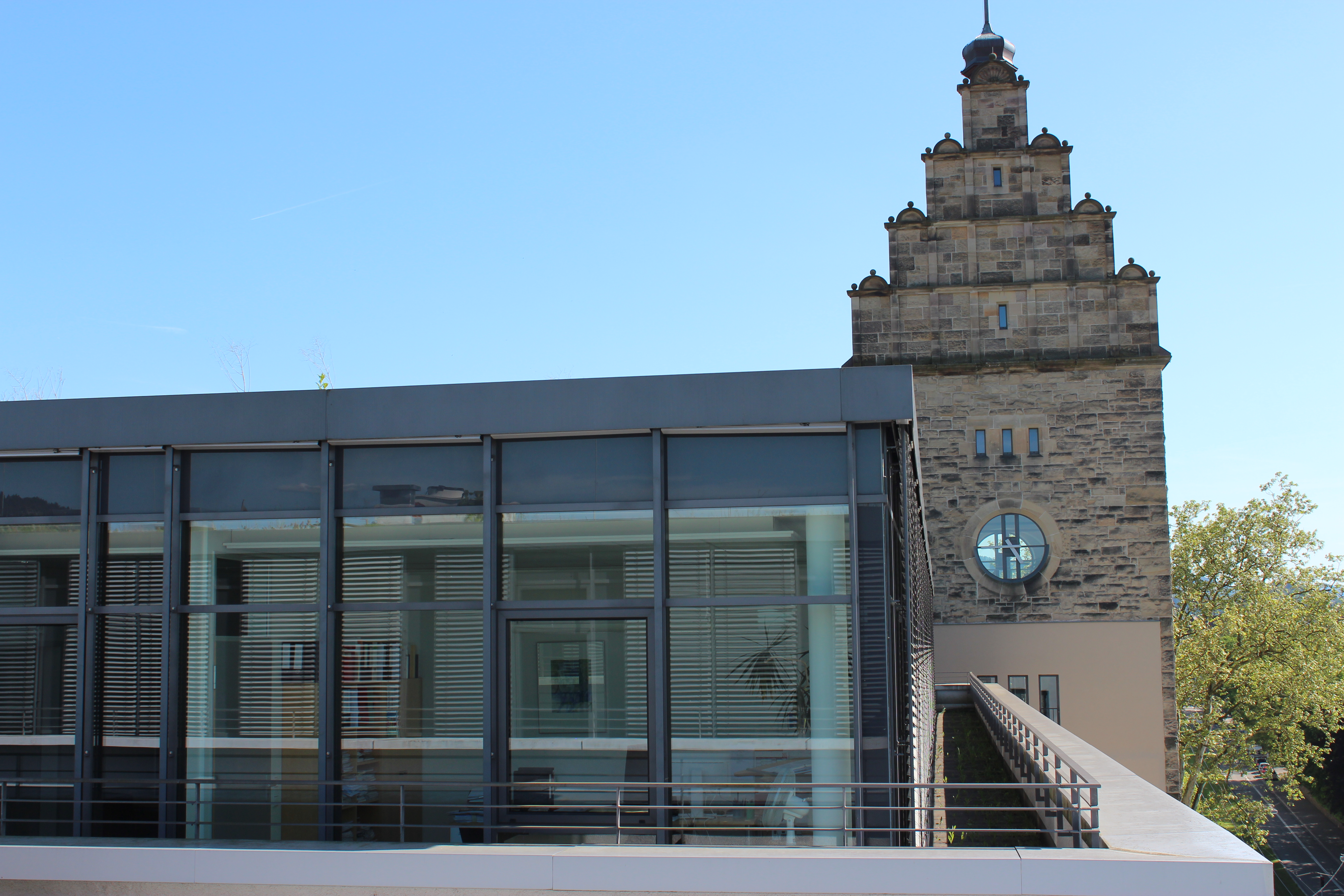 Verwaltungsgericht Bild Gebäude